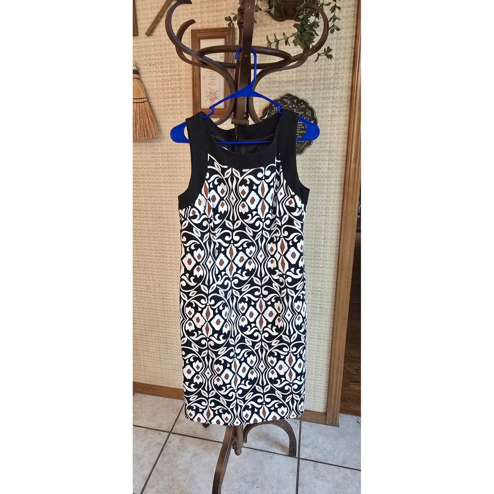 Talbots Womens Size 10 Sleeveless Sheath Dress Black White Medallion Geometric